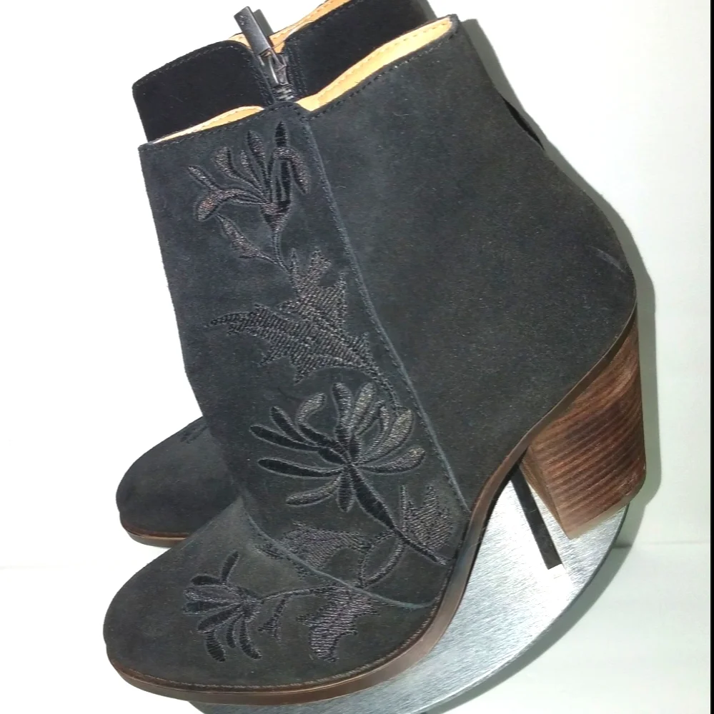 Lucky Brand Black Elenor Bootie 10 NWOT - Picture 1 of 8